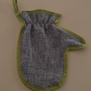 Norwex veggie and fruit scrub mitt